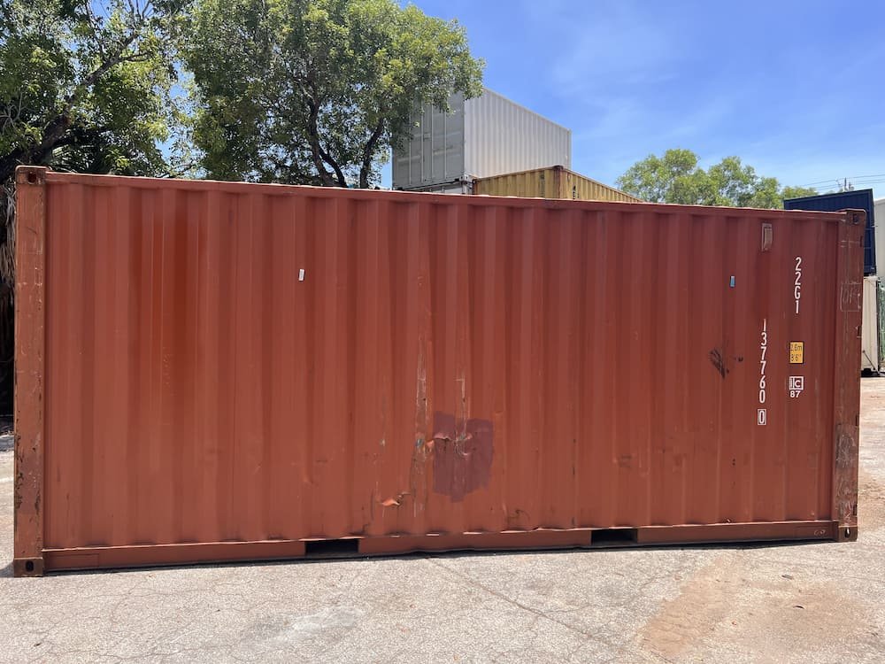 https://cdn.cmgcontainers.net/uploads/product-gallery-images/20-feet-used-shipping-containers.jpg