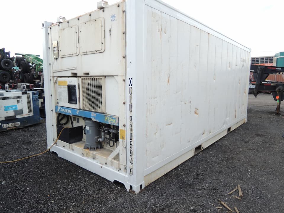 https://cdn.cmgcontainers.net/uploads/product-gallery-images/20ft-insulated-used-shipping-container-3_1.jpg